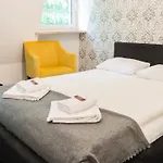 Dworek Admiral Bed & Breakfast