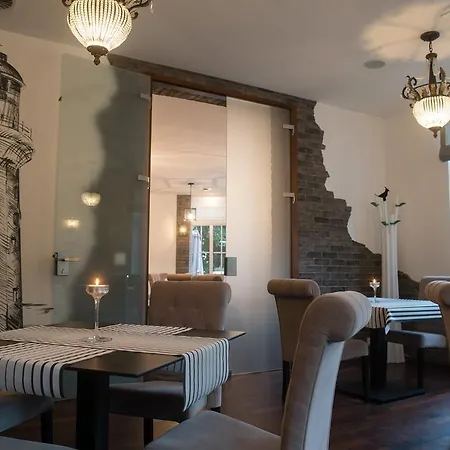 Dworek Admiral Bed and Breakfast Σόποτ