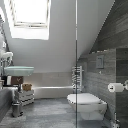 Dworek Admiral Bed and Breakfast 3*